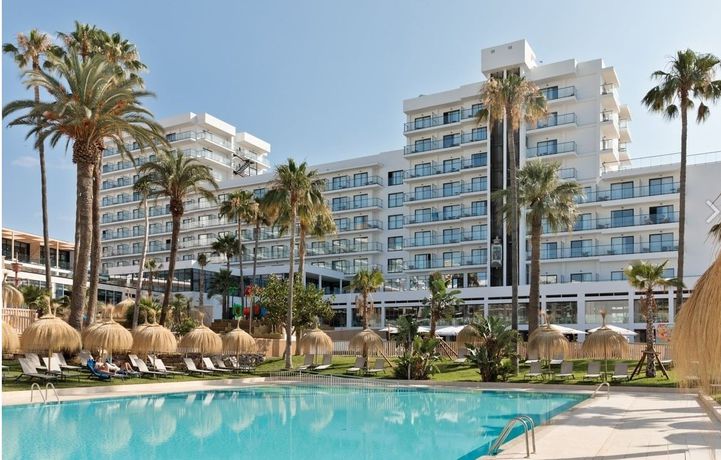 Imagen de la piscina del Hotel Best Triton. Foto 21