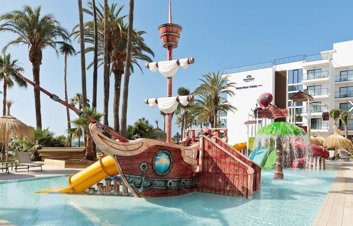 Imagen de la piscina del Hotel Best Triton. Foto 22