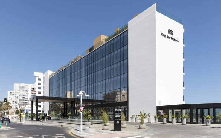 Imagen de los exteriores del Hotel Best Triton. Foto 15