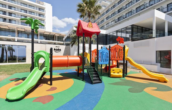 Imagen de los exteriores del Hotel Best Triton. Foto 16