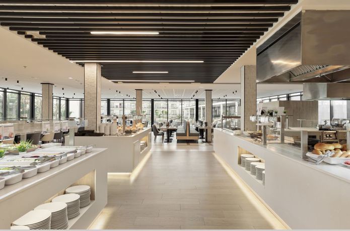 Imagen del bar/restaurante del Hotel Best Triton. Foto 9