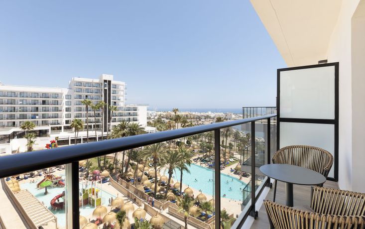 Imagen general del Hotel Best Triton. Foto 1