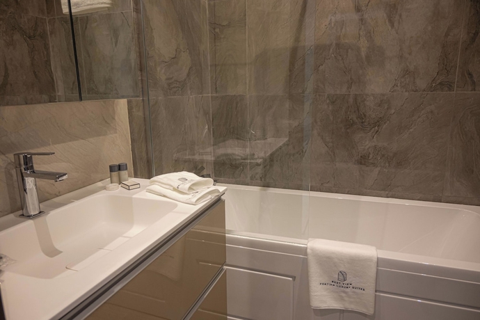 Imagen de la habitación del Hotel Best View Fortina Luxury Suites. Foto 14