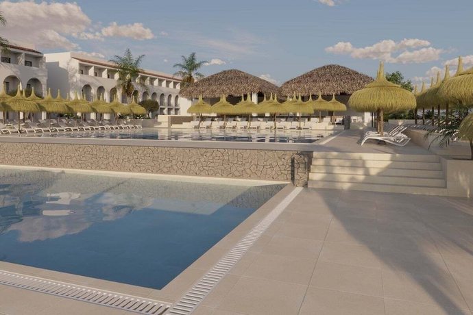 Imagen de la piscina del Hotel Best Village Chipiona. Foto 6