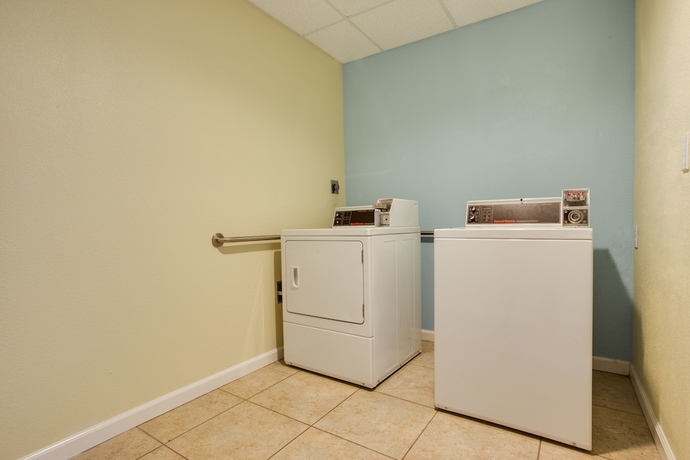 Imagen de los interiores del Hotel Best Way Inn Cleburne TX. Foto 15