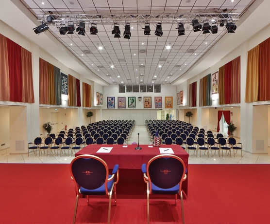 Imagen de los interiores del Hotel Best Wester Palace. Foto 4