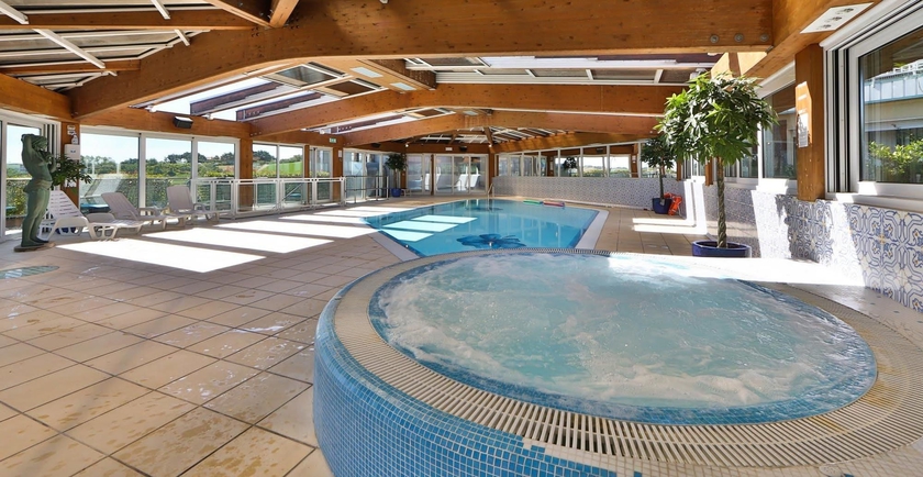 Imagen de la piscina del Hotel Best Wester Palace. Foto 5