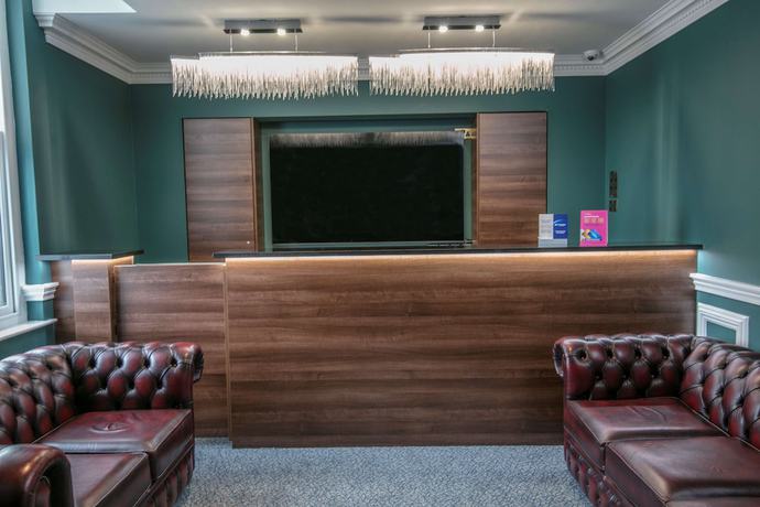 Imagen de los interiores del Hotel Best Western 99. Foto 17