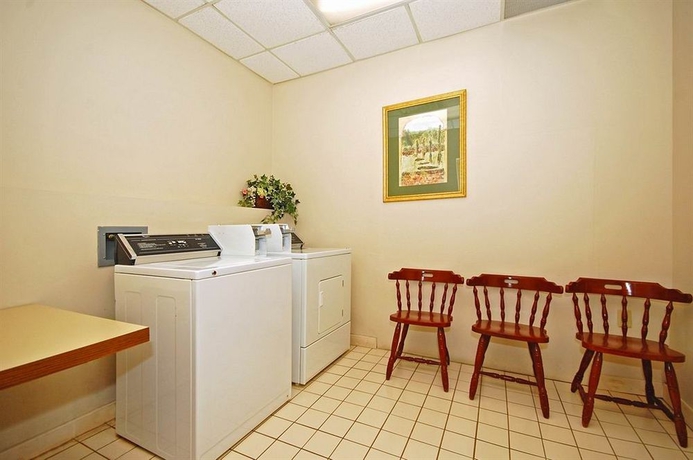 Imagen de los interiores del Hotel Best Western Airport Inn and Suites Cleveland. Foto 12
