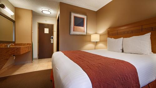 Imagen de la habitación del Hotel Best Western Aladdin Inn. Foto 2