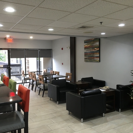 Imagen de los interiores del Hotel Best Western Albemarle Inn. Foto 15