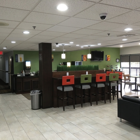 Imagen de los interiores del Hotel Best Western Albemarle Inn. Foto 16