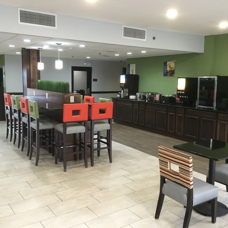Imagen de los interiores del Hotel Best Western Albemarle Inn. Foto 17