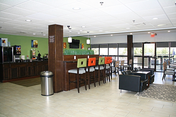 Imagen de los interiores del Hotel Best Western Albemarle Inn. Foto 19