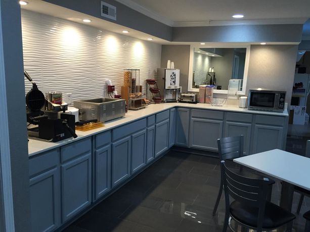 Imagen del bar/restaurante del Hotel Best Western Allatoona Inn and Suites. Foto 12