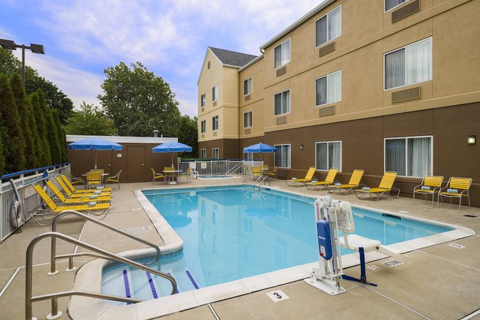 Imagen de la piscina del Hotel Best Western Allentown Bethlehem Lehigh Valley Inn & Suites. Foto 20