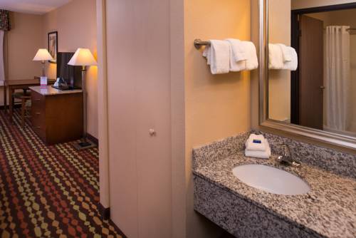 Imagen de la habitación del Hotel Best Western Ambassador Inn and Suites. Foto 15