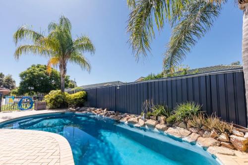 Imagen de la piscina del Hotel Best Western Ambassador Motor Inn and Apartments. Foto 10