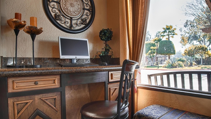 Imagen de los interiores del Hotel Best Western American Inn. Foto 12