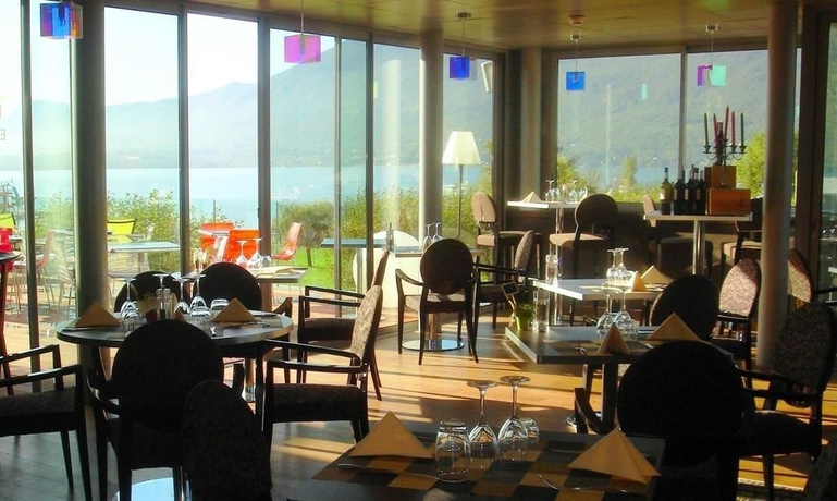 Imagen del bar/restaurante del Hotel Best Western Aquakub. Foto 8