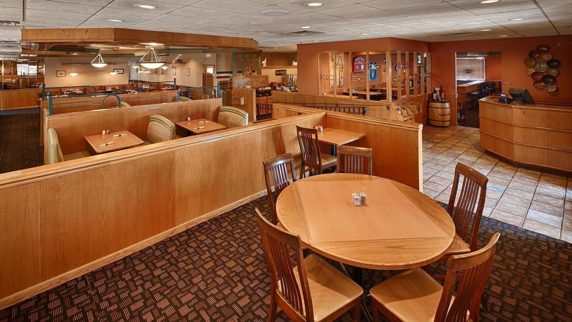 Imagen del bar/restaurante del Hotel Best Western At O'hare. Foto 3