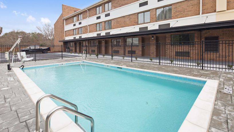 Imagen de la piscina del Hotel Best Western Atlanta-Marietta Ballpark. Foto 19