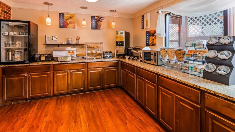 Imagen del bar/restaurante del Hotel Best Western Auburn/opelika Inn. Foto 2