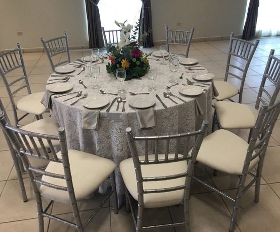 Imagen del bar/restaurante del Hotel Best Western Bazarell Inn. Foto 4