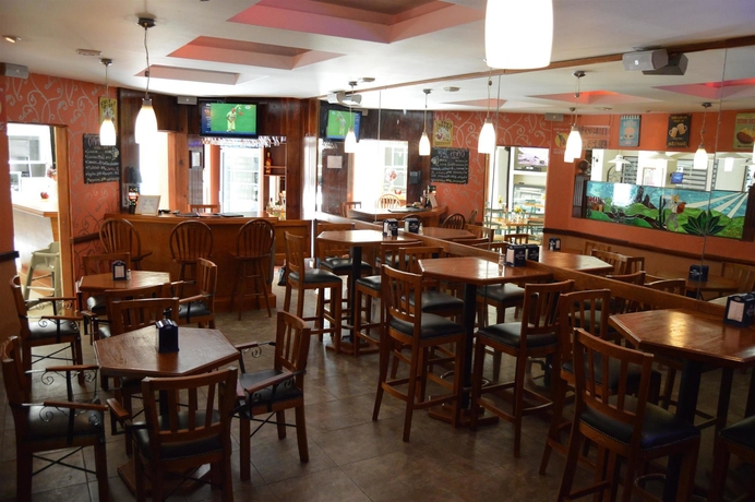 Imagen del bar/restaurante del Hotel Best Western Bazarell Inn. Foto 5