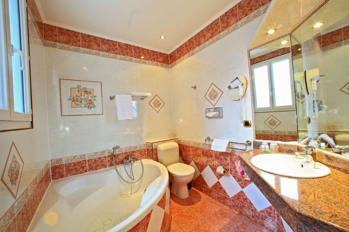 Imagen de la habitación del Hotel Best Western Beausejour. Foto 9