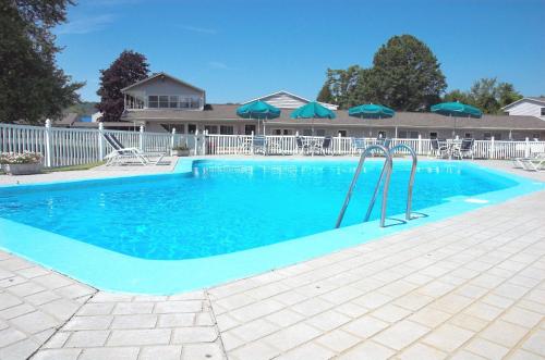 Imagen de la piscina del Hotel Best Western Bennington. Foto 10