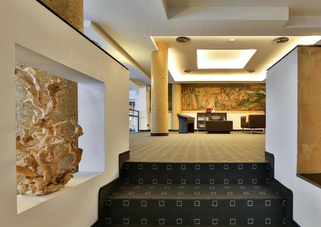 Imagen de los interiores del Hotel Best Western Biri. Foto 15