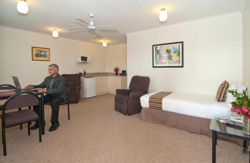 Imagen de la habitación del Hotel Best Western Bk's Pioneer Motor Lodge. Foto 6