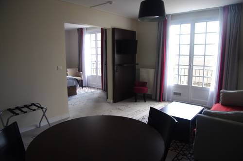 Imagen de la habitación del Hotel Best Western Blanche De Castille Dourdan. Foto 15