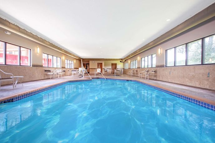 Imagen de la piscina del Hotel Best Western Bloomington Edina - Minneapolis. Foto 13