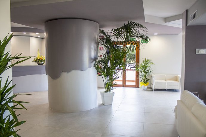 Imagen de los interiores del Hotel Best Western Blumarea. Foto 18