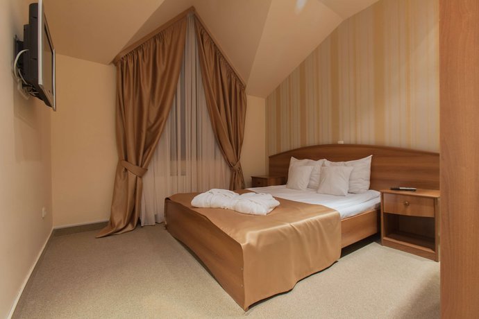 Imagen de la habitación del Hotel Best Western Bohemian Resort. Foto 17