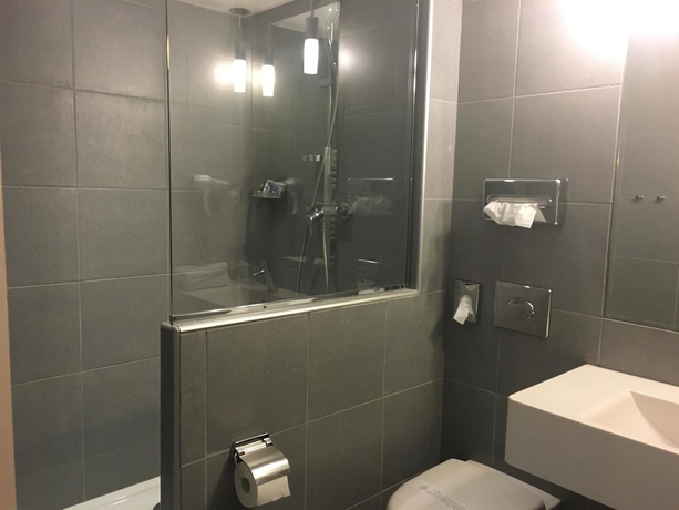 Imagen de la habitación del Hotel Best Western Bourgoin Jallieu. Foto 4
