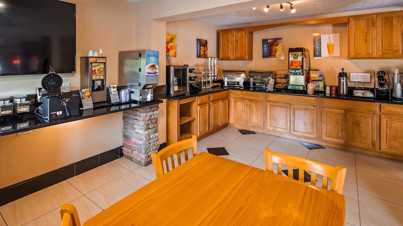 Imagen del bar/restaurante del Hotel Best Western Braselton Inn. Foto 4