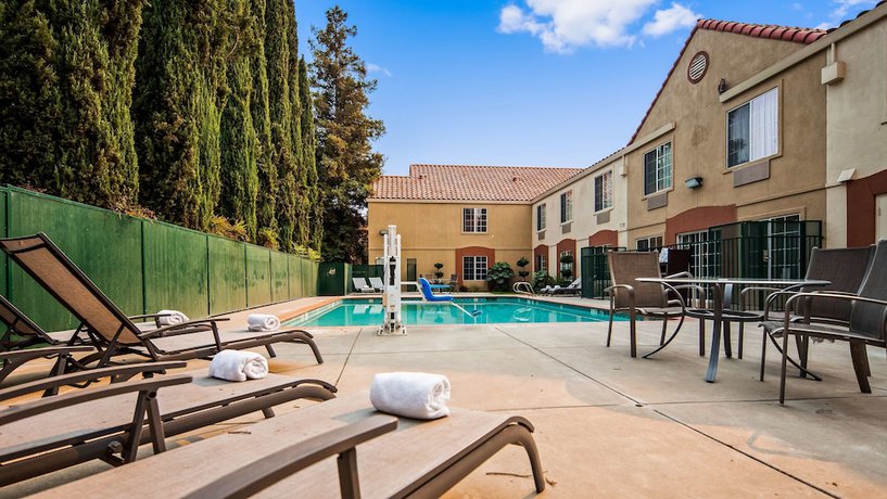 Imagen de la piscina del Hotel Best Western Brentwood Inn. Foto 19