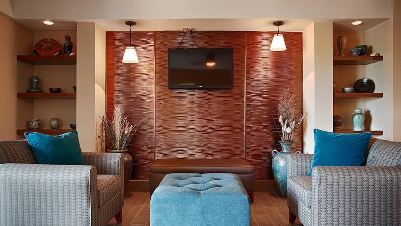Imagen de los interiores del Hotel Best Western Bridgeview. Foto 16