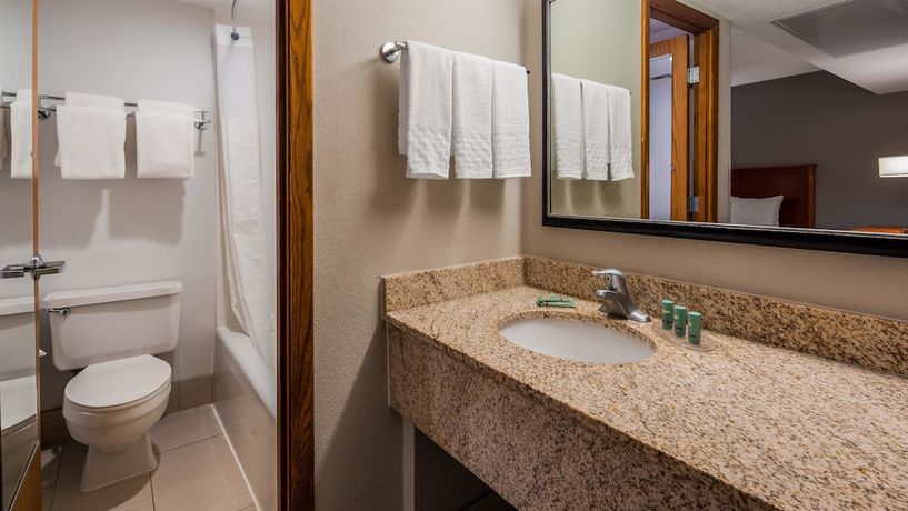 Imagen de la habitación del Hotel Best Western Bridgeview. Foto 13