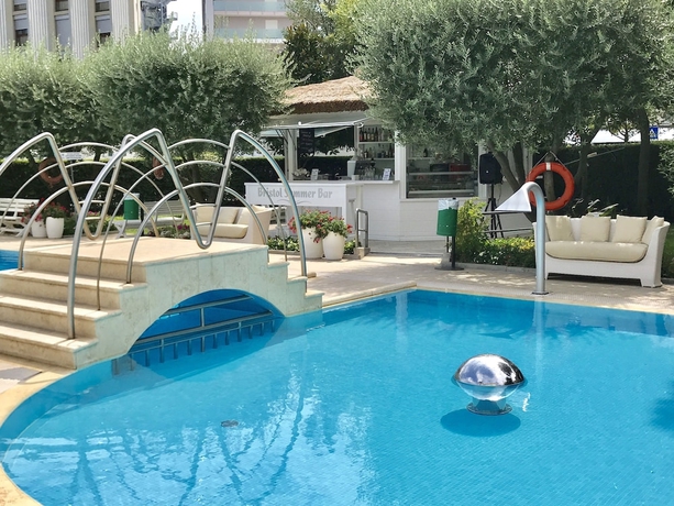 Imagen de la piscina del Hotel Best Western Bristol, Chioggia. Foto 19