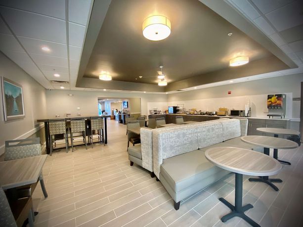 Imagen del bar/restaurante del Hotel Best Western Brockport Inn and Suites. Foto 4