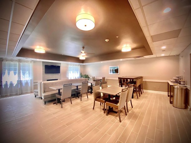 Imagen del bar/restaurante del Hotel Best Western Brockport Inn and Suites. Foto 5