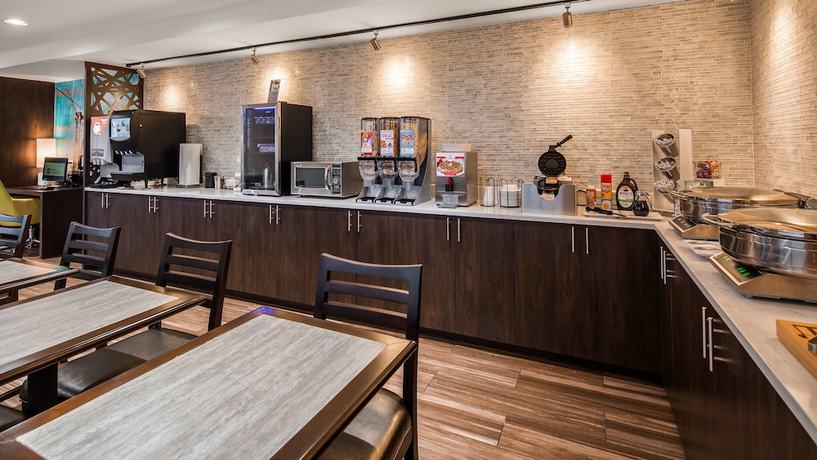 Imagen del bar/restaurante del Hotel Best Western Brooklyn-Coney Island Inn. Foto 2