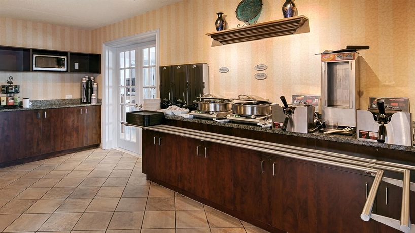 Imagen del bar/restaurante del Hotel Best Western Brossard. Foto 3