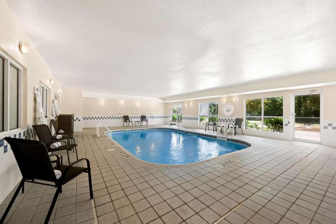 Imagen de la piscina del Hotel Best Western Bryan College Station. Foto 14