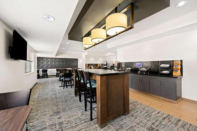Imagen de los interiores del Hotel Best Western Bryan College Station. Foto 9