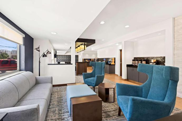 Imagen de los interiores del Hotel Best Western Bryan College Station. Foto 11
